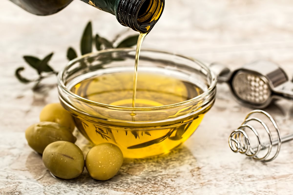 En este momento estás viendo DIFERENCIAS ENTRE EL ACEITE DE OLIVA VIRGEN EXTRA Y EL ACEITE DE OLIVA VIRGEN.